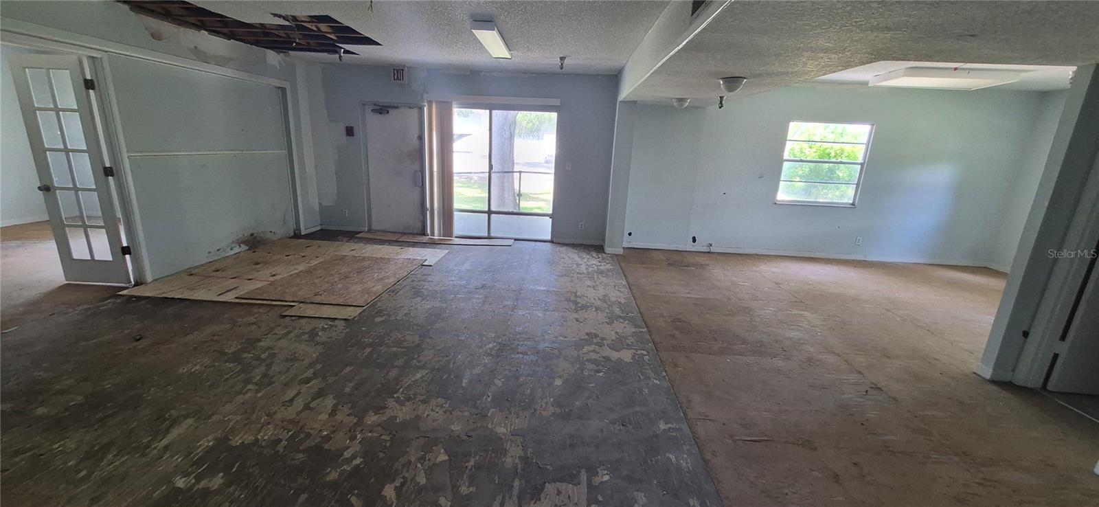 PINELLAS GROVES - Commercial Sale