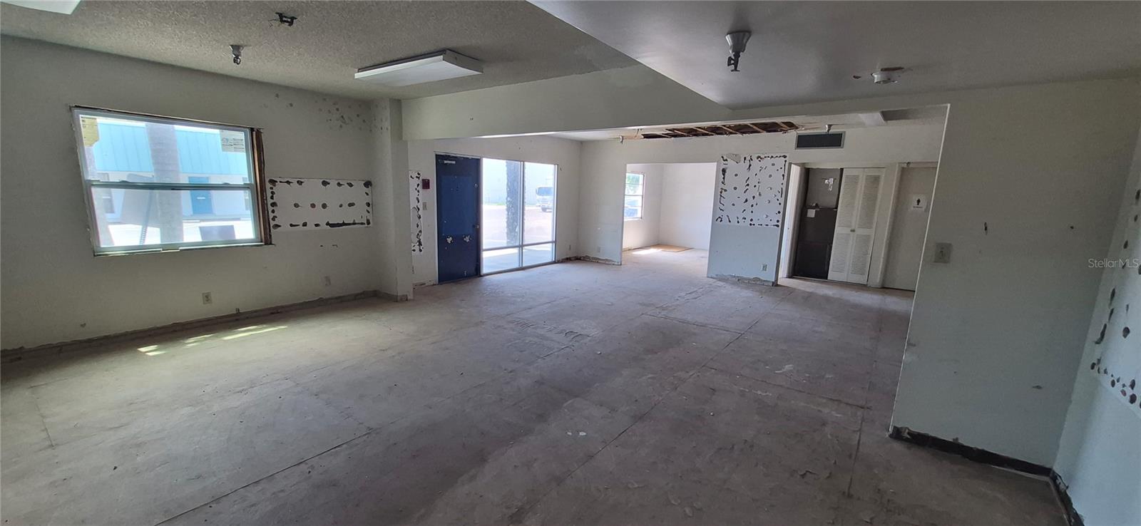 PINELLAS GROVES - Commercial Sale