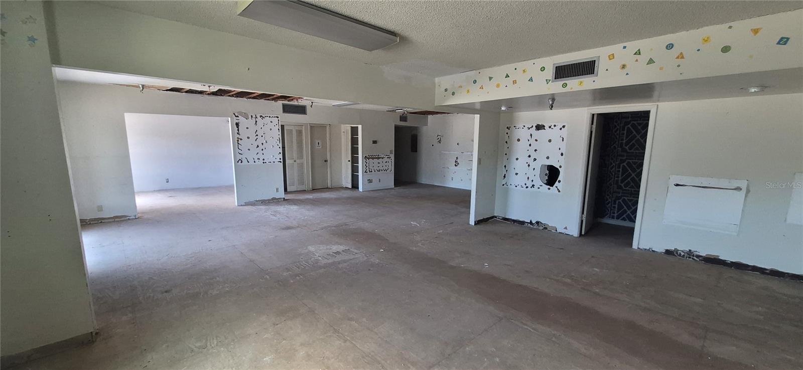 PINELLAS GROVES - Commercial Sale