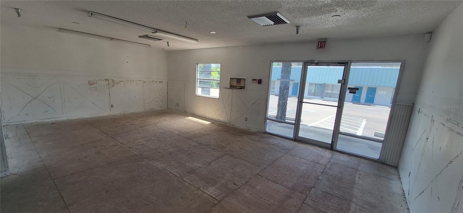 PINELLAS GROVES - Commercial Sale