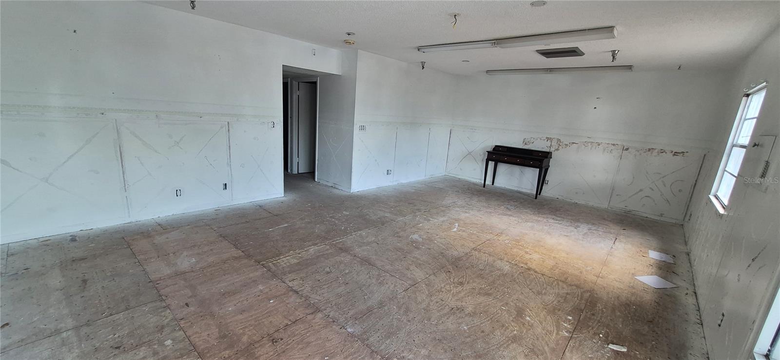 PINELLAS GROVES - Commercial Sale