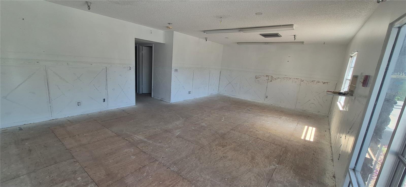 PINELLAS GROVES - Commercial Sale