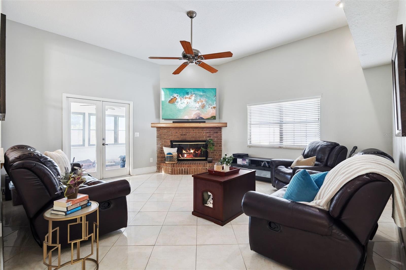 ROYAL ESTATES - Residential