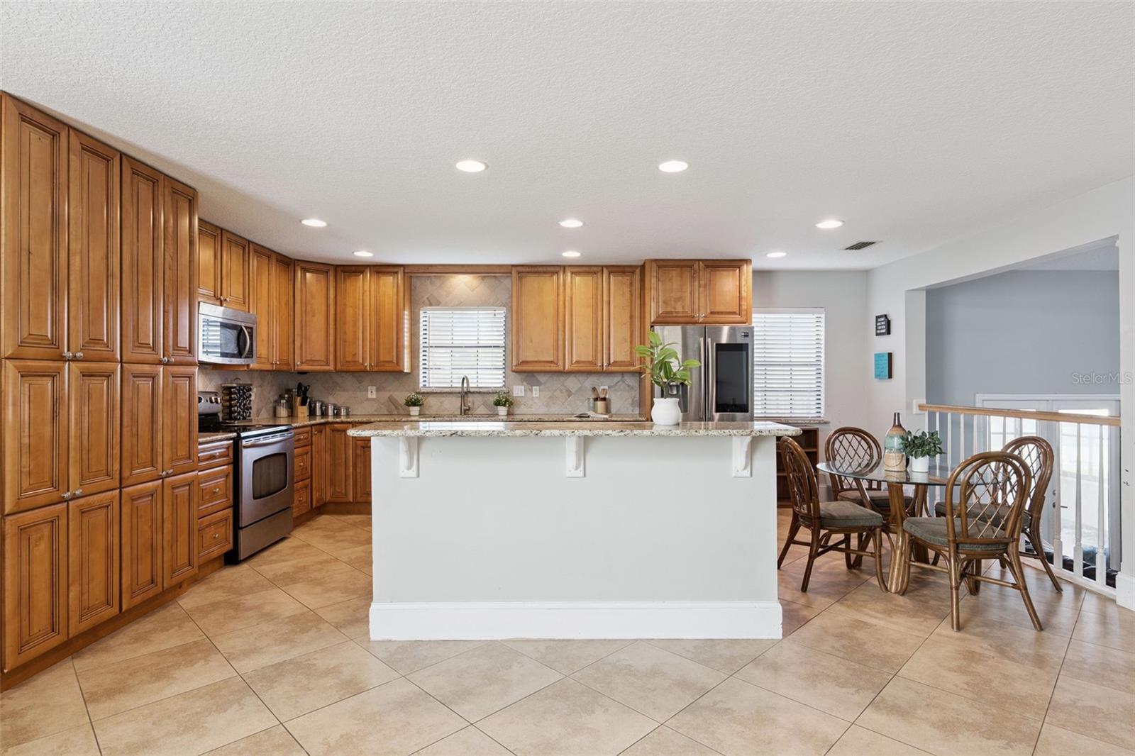ROYAL ESTATES - Residential