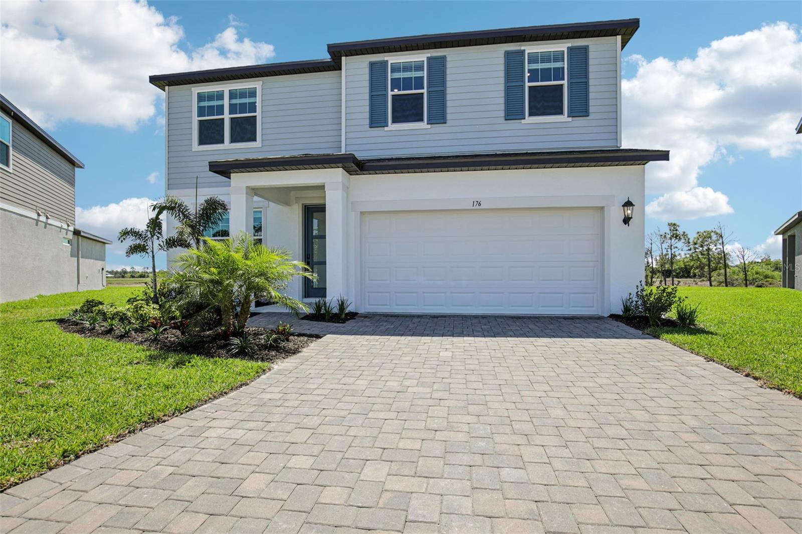 MAGNOLIA BAY - Residential