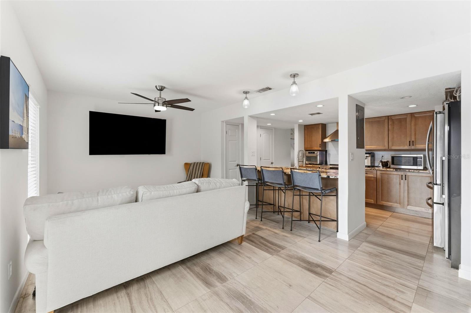 DAVIS ISLANDS PB10 PG52 TO 57 - Residential Lease