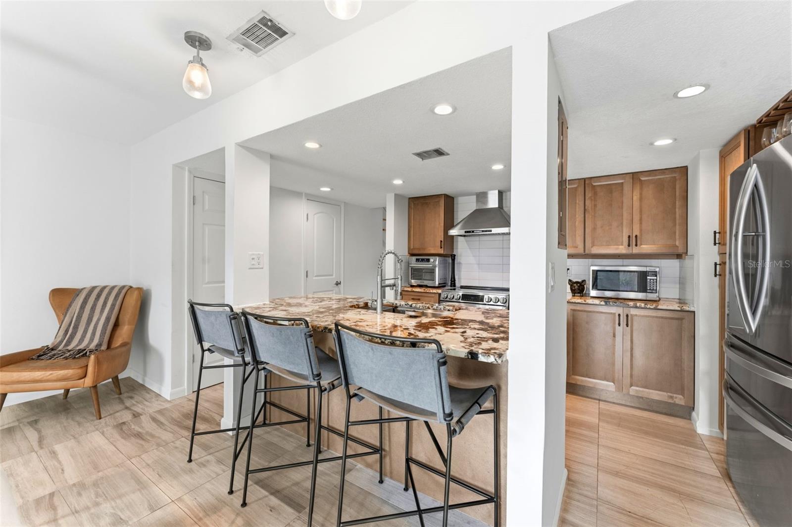 DAVIS ISLANDS PB10 PG52 TO 57 - Residential Lease