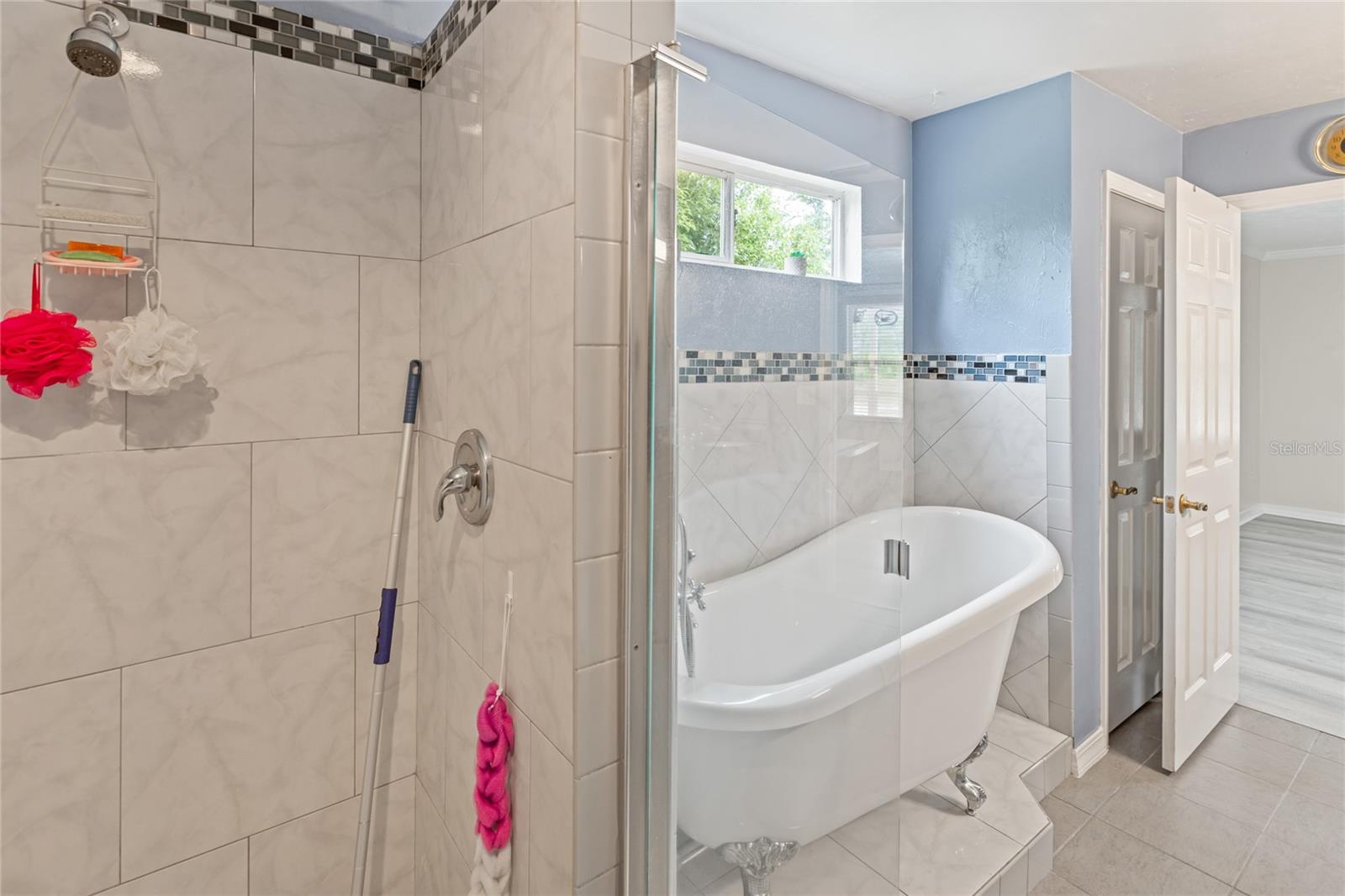 MELROSE LANDING - Residential