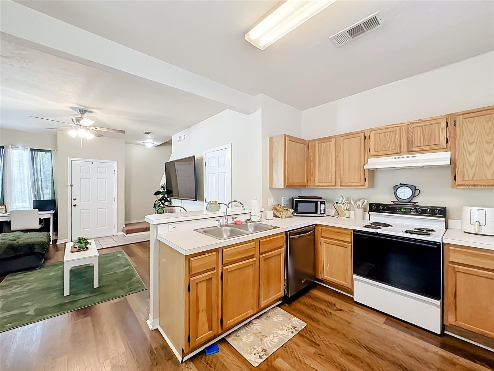 SEVENTH STREET STATION - Residential