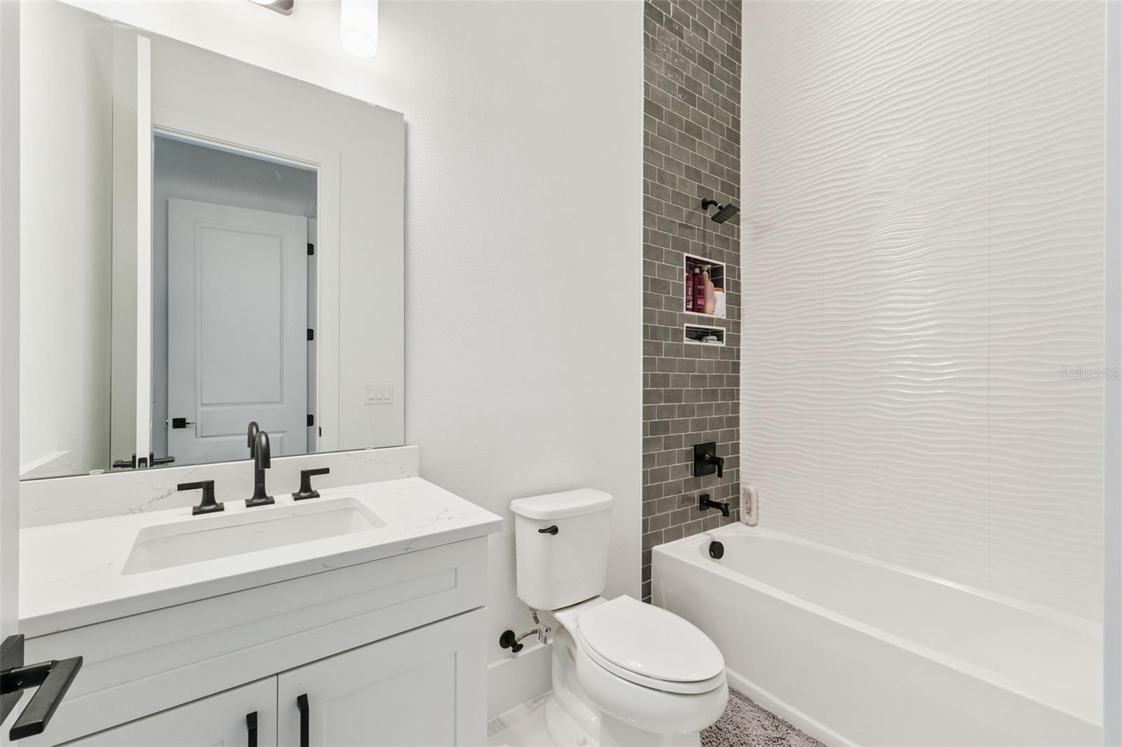 LAUREL POINTE PH 3 - Residential