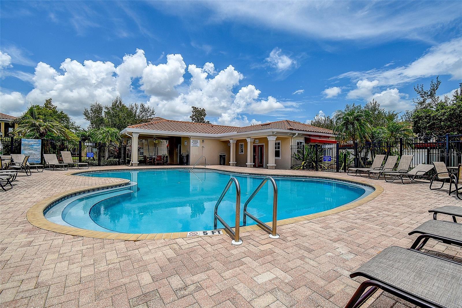 VILLAS OF CARILLON - Residential