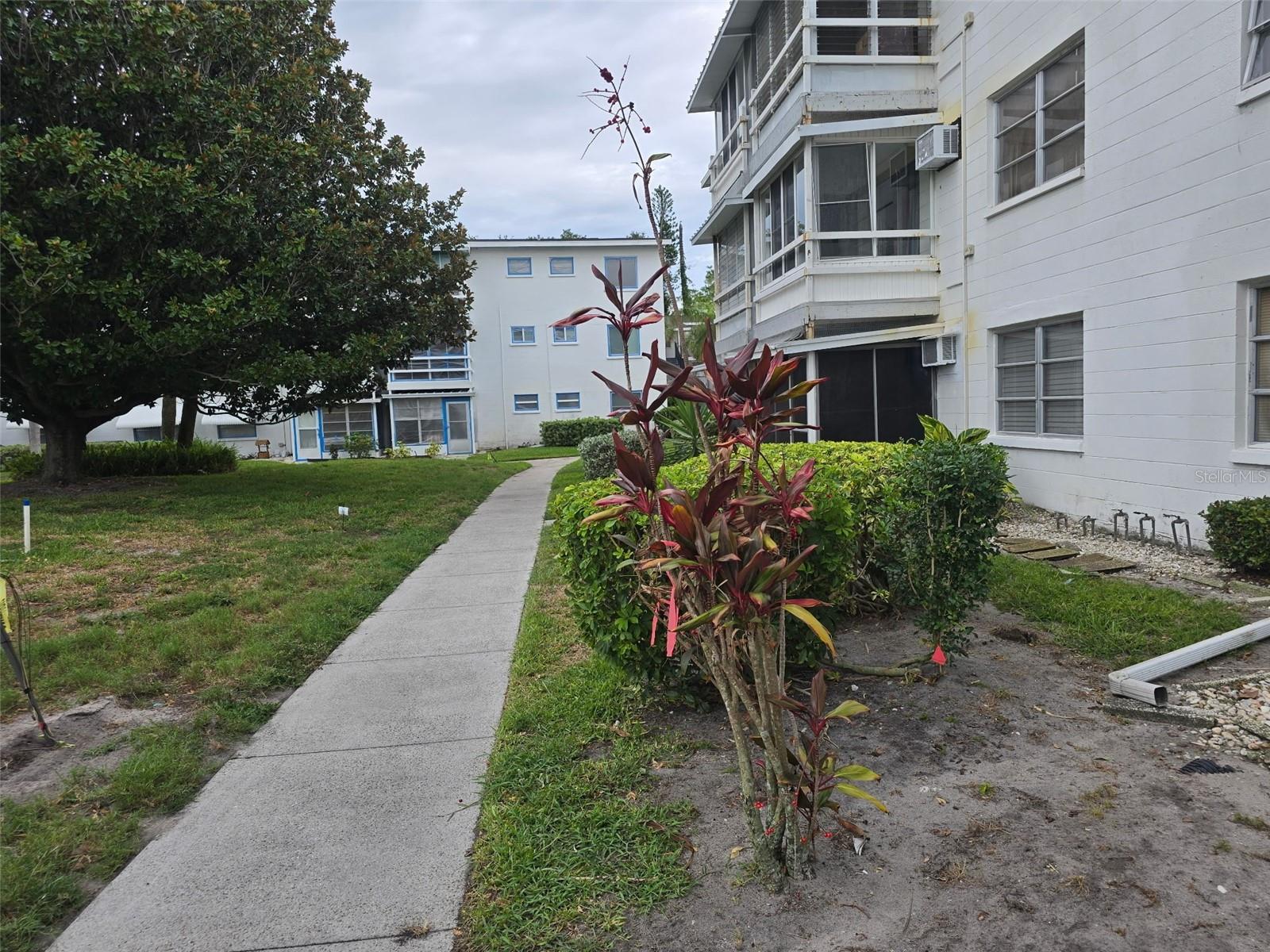 THE THIRD BAYSHORE - Residential