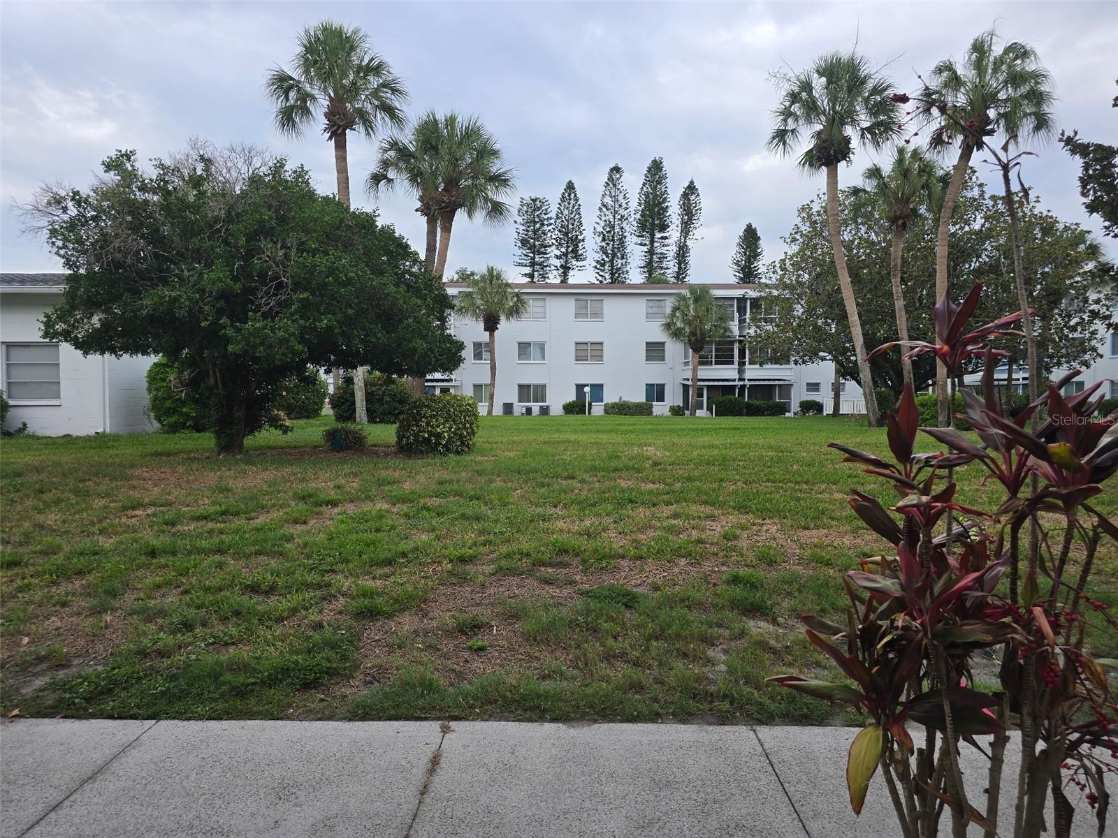 THE THIRD BAYSHORE - Residential