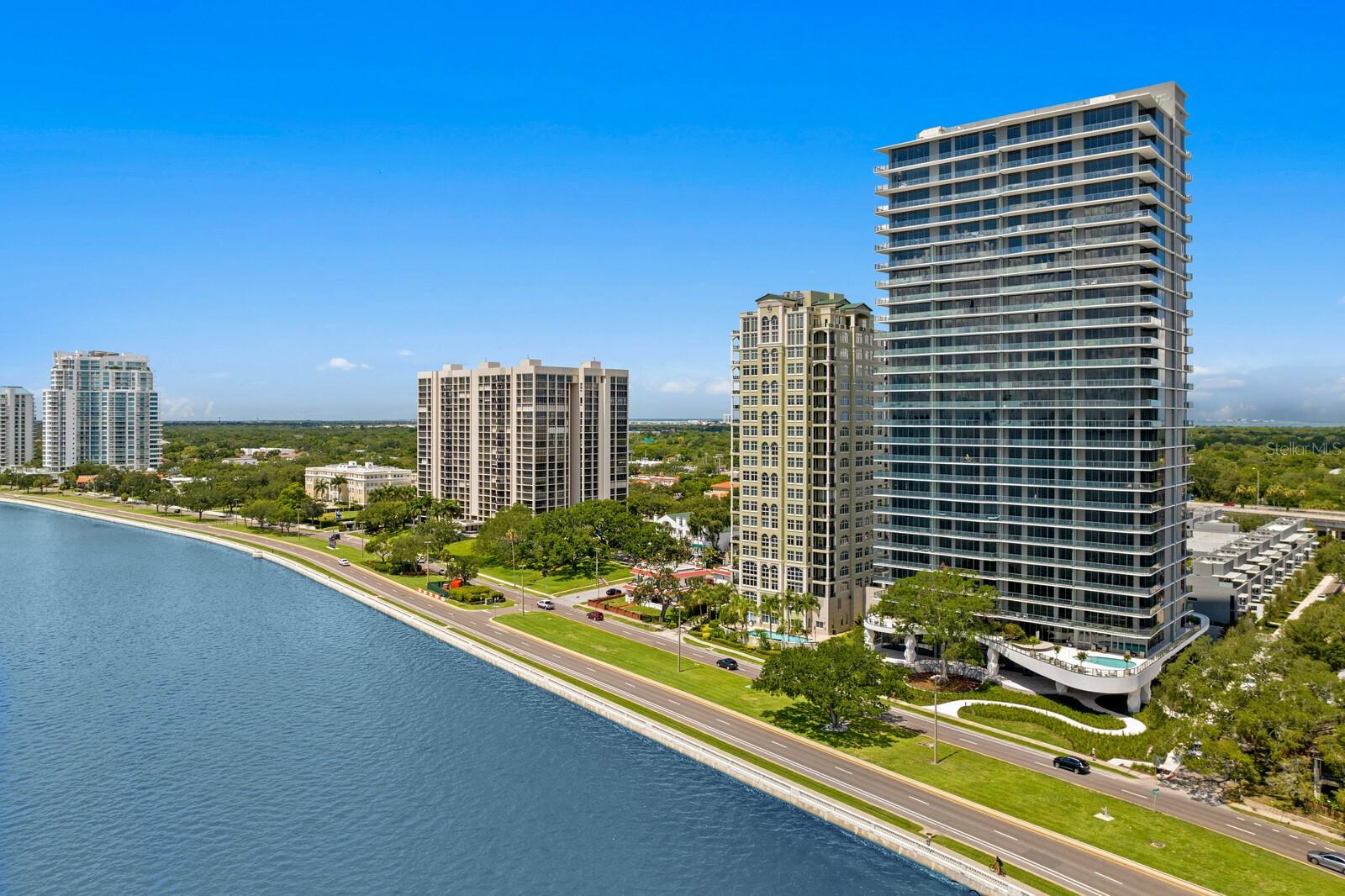 RITZ CARLTON RESIDENCES - Residential