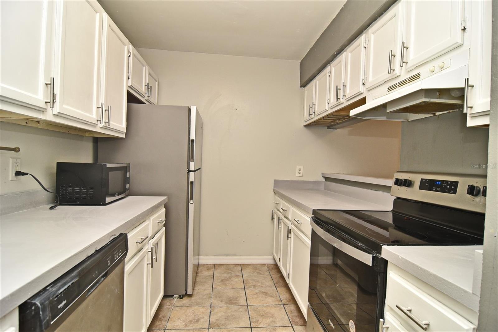 OAKLAND VILLAGE SEC 2 - Residential Lease