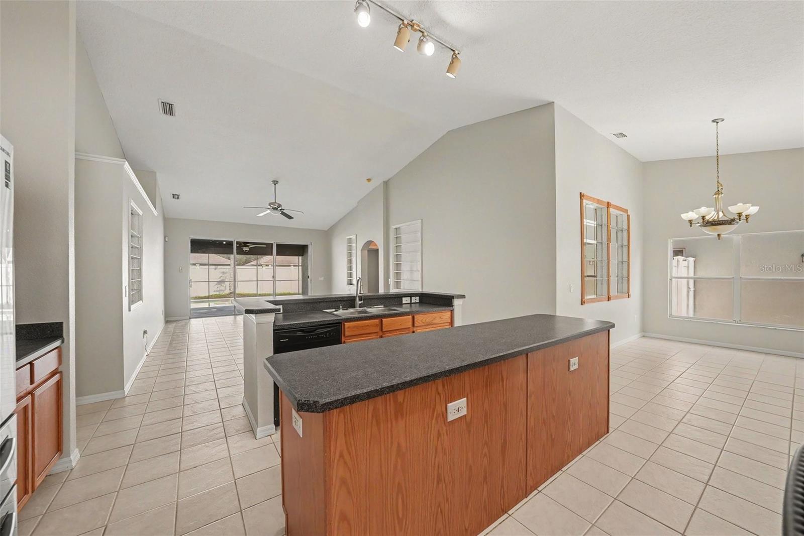 NEW RIVER LAKES PH C02 - Residential