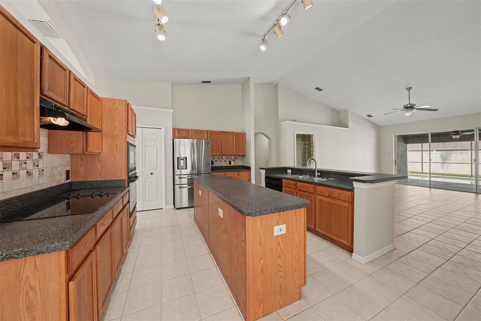 NEW RIVER LAKES PH C02 - Residential
