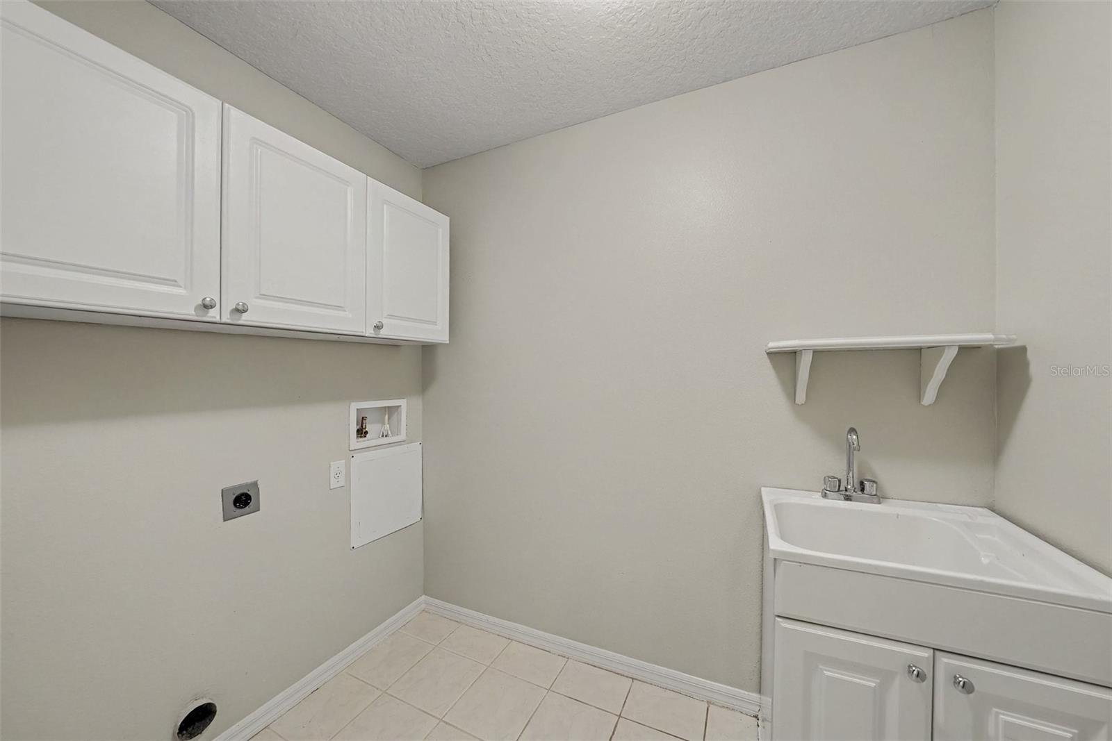 NEW RIVER LAKES PH C02 - Residential