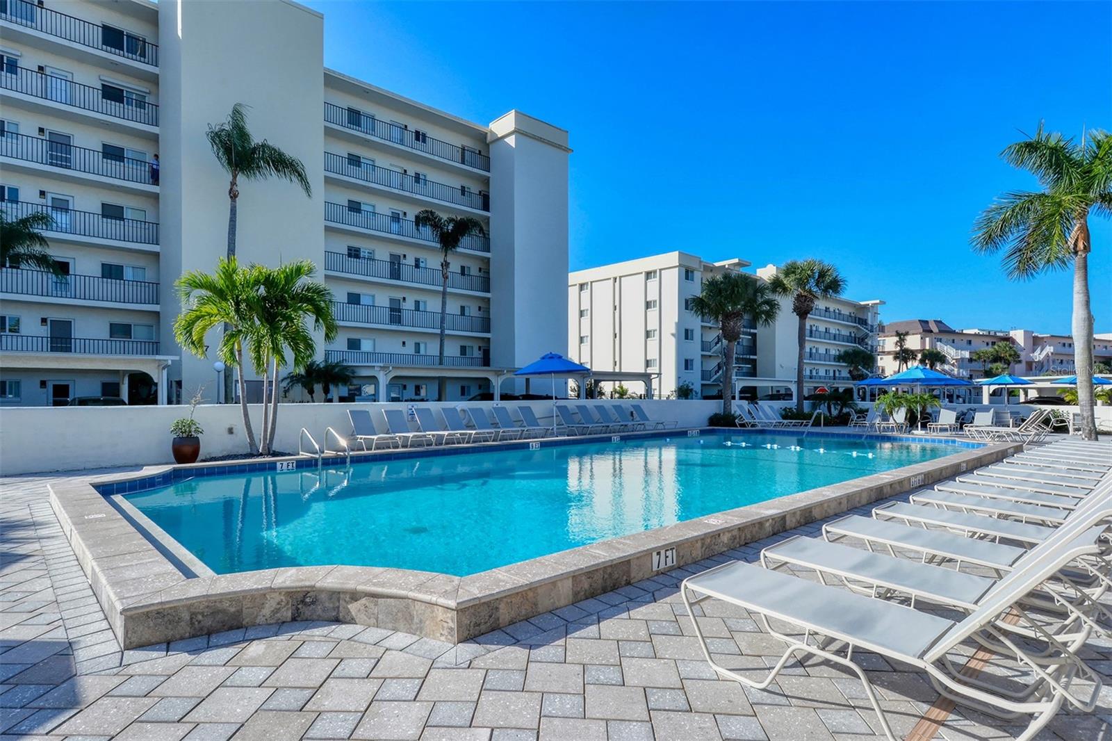CRESCENT ROYALE 3 - Residential