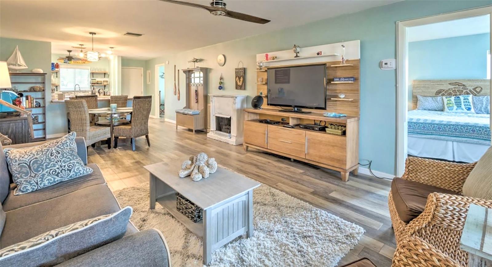 CRESCENT ROYALE 3 - Residential