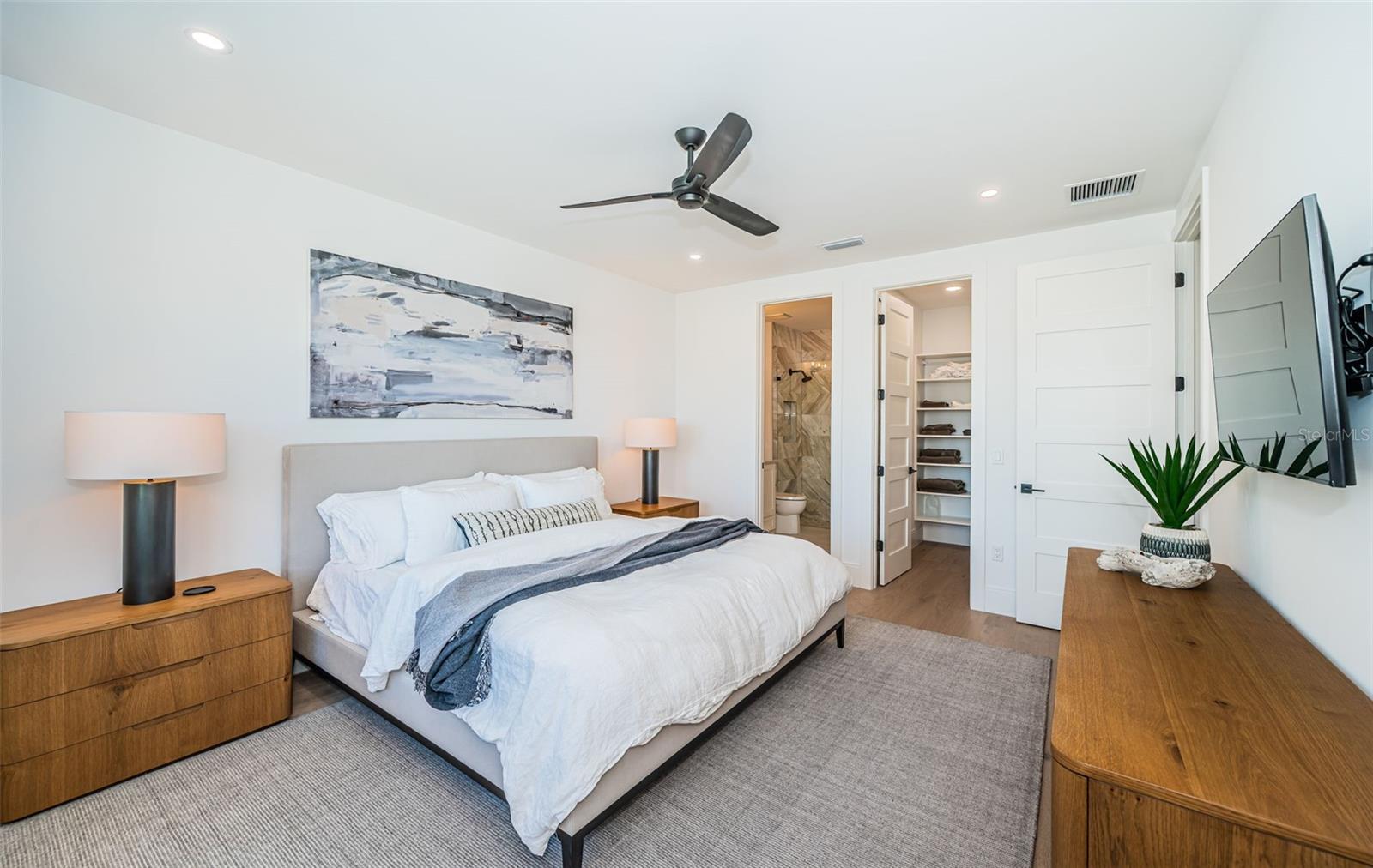 REDINGTON SHORES YACHT & TENNIS CLUB - Residential