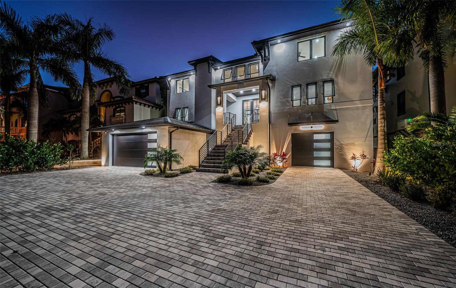 REDINGTON SHORES YACHT & TENNIS CLUB - Residential