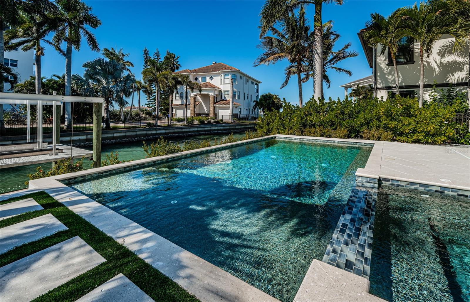 REDINGTON SHORES YACHT & TENNIS CLUB - Residential