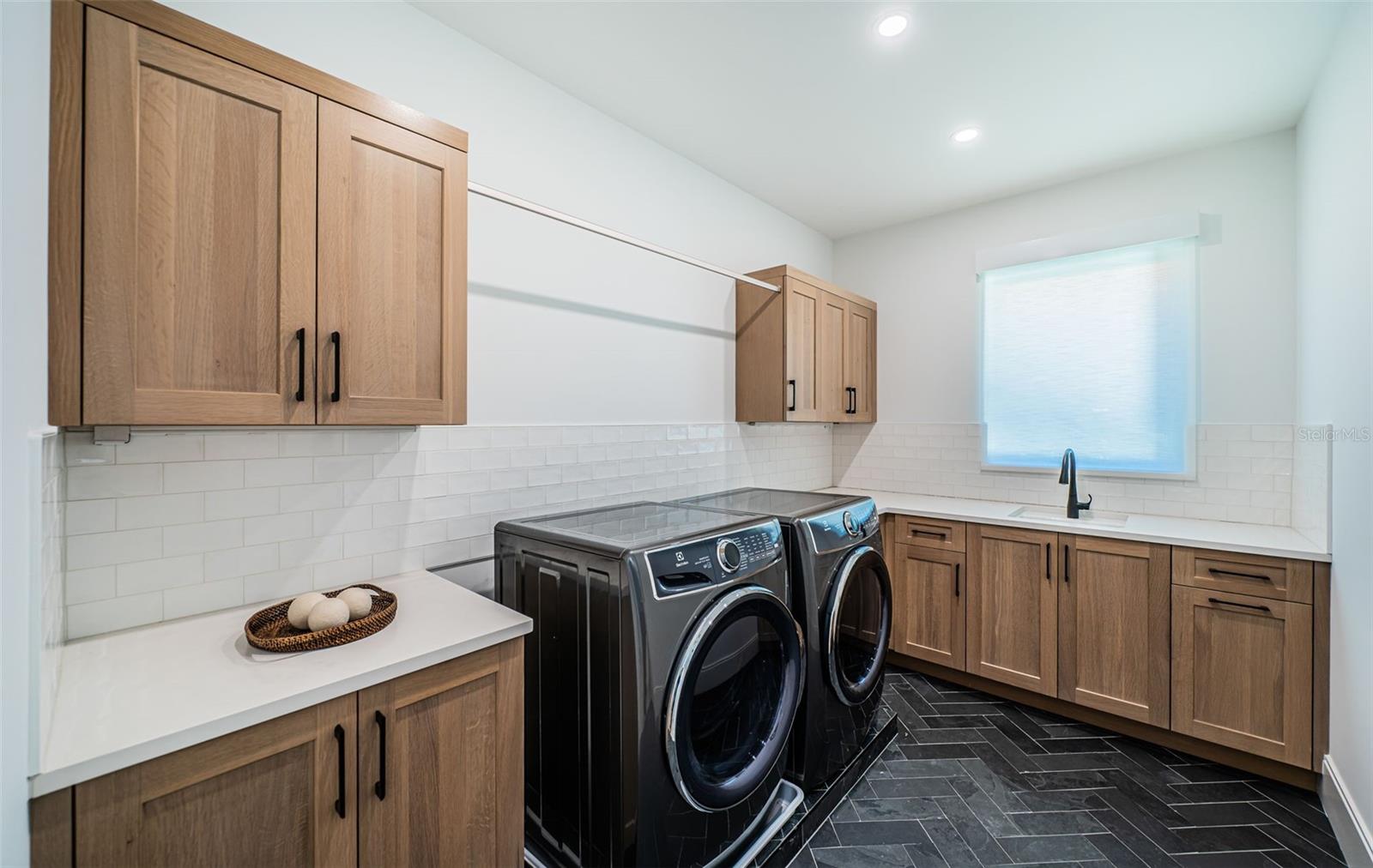 REDINGTON SHORES YACHT & TENNIS CLUB - Residential