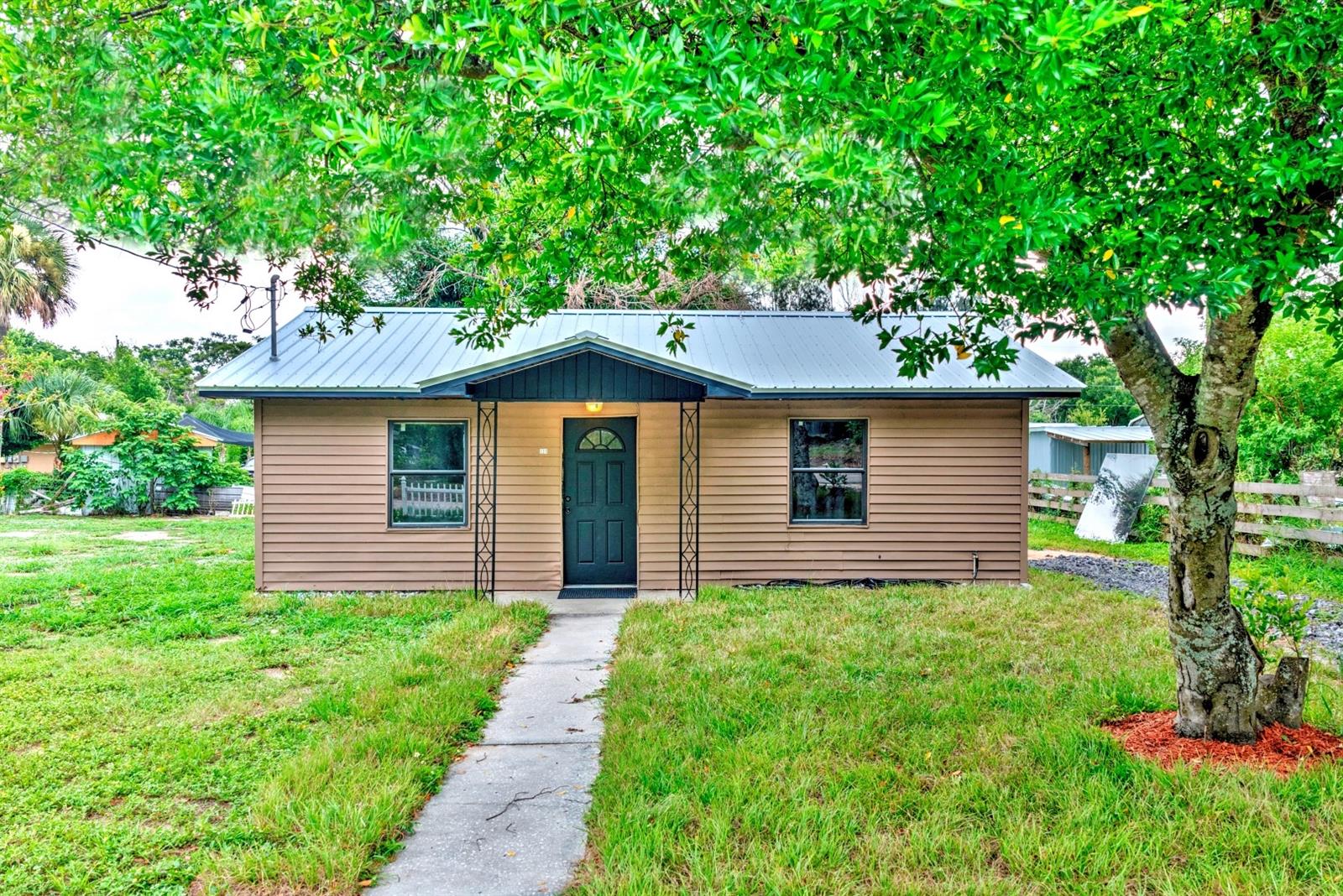 AVON PARK - Residential