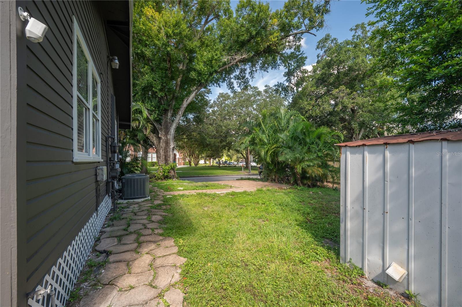 MEADOWBROOK - Residential