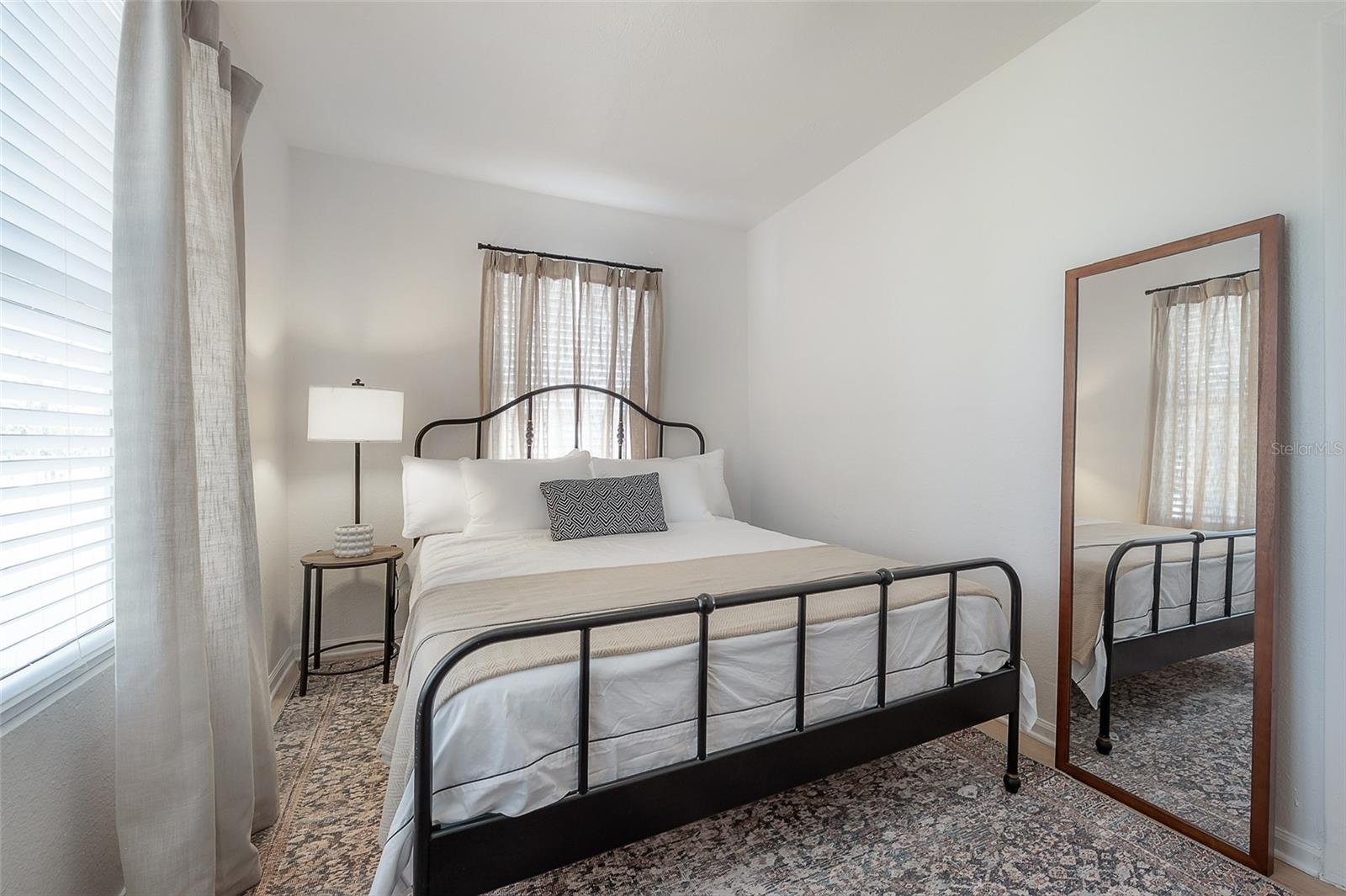 MEADOWBROOK - Residential
