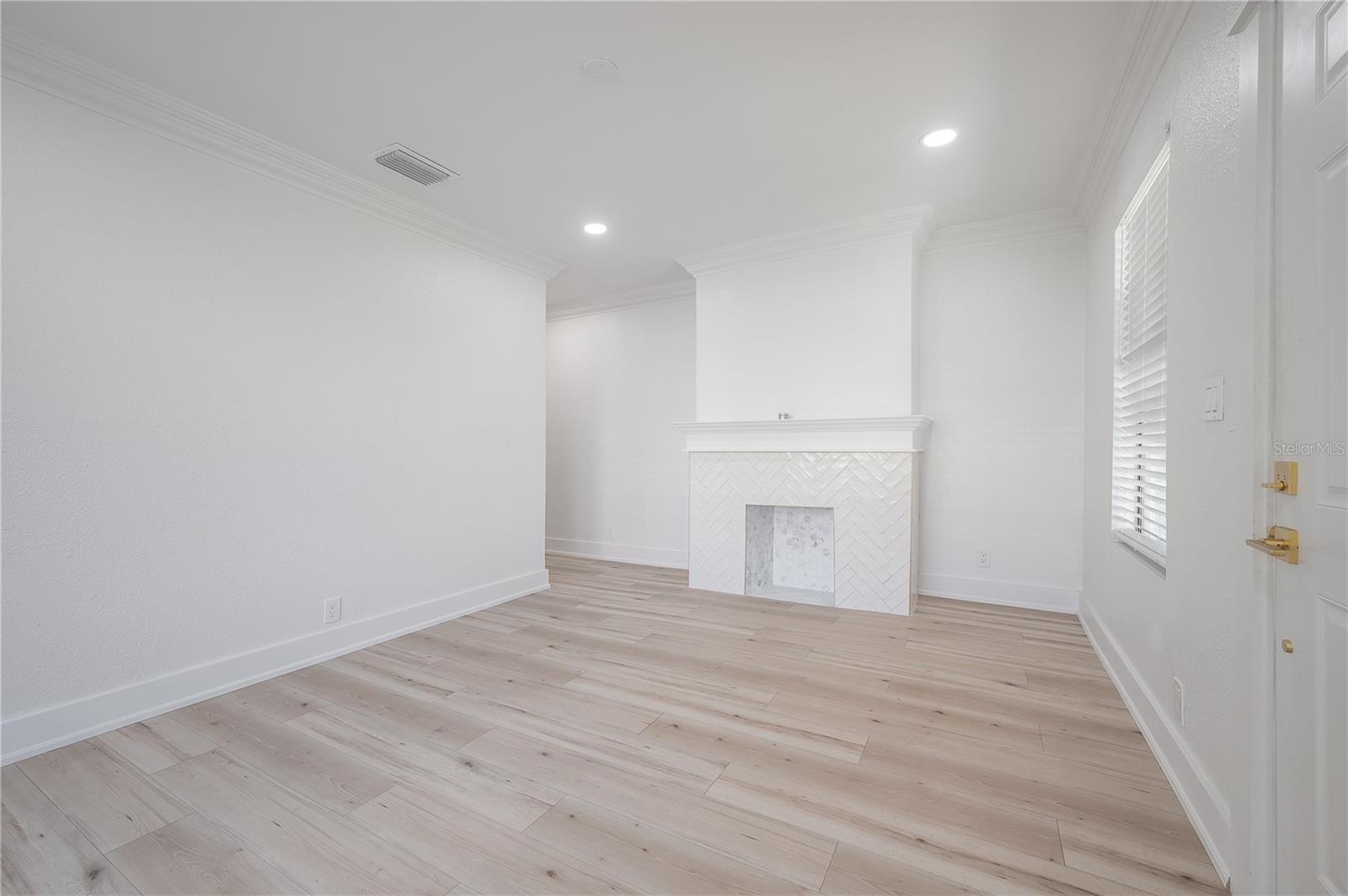 MEADOWBROOK - Residential
