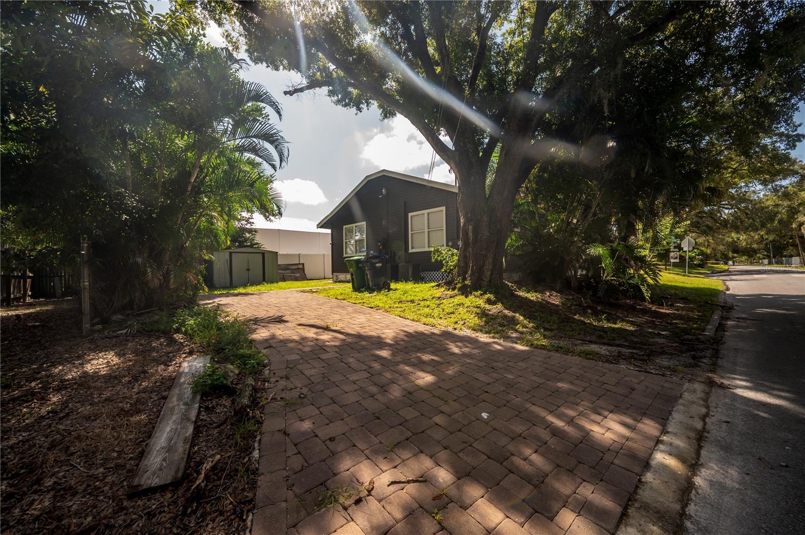 MEADOWBROOK - Residential