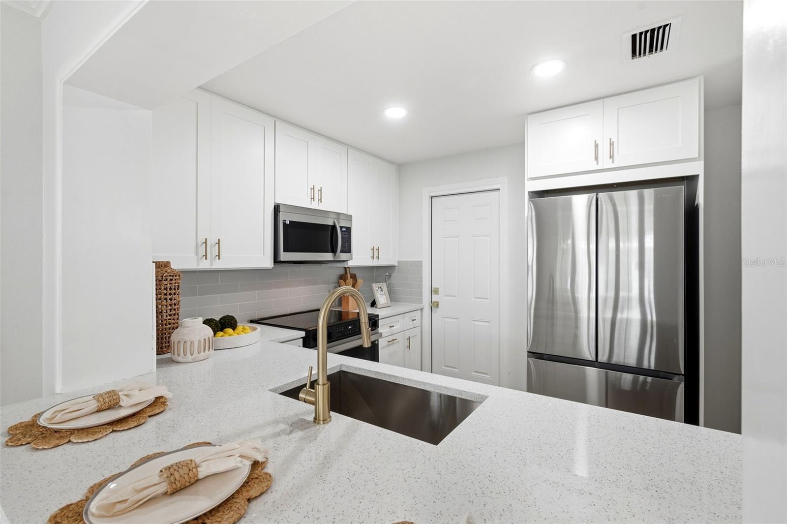 TAMARAC BY THE GULF 1ST ADD - Residential