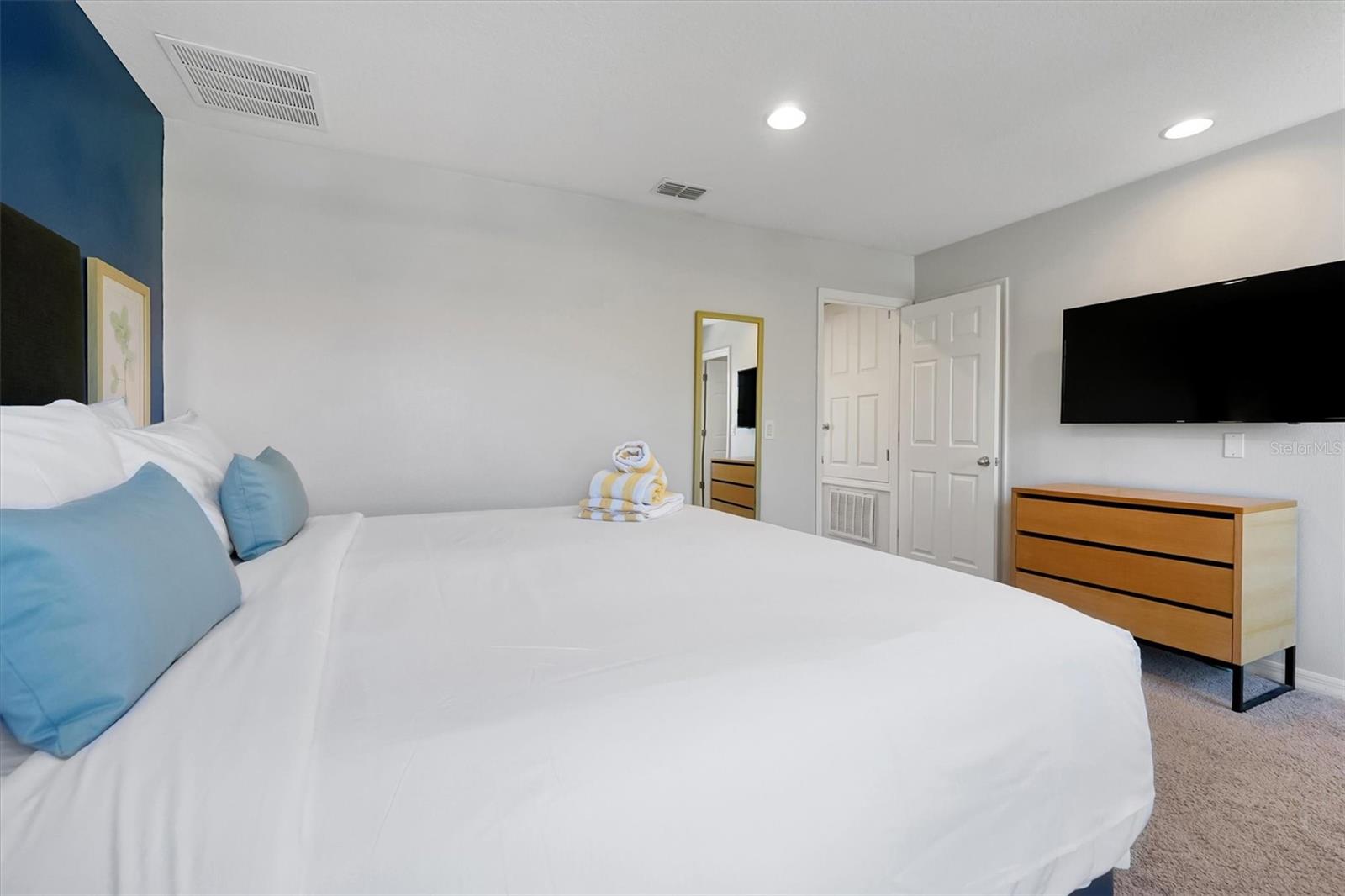 ENCANTADA PH 2 - Residential