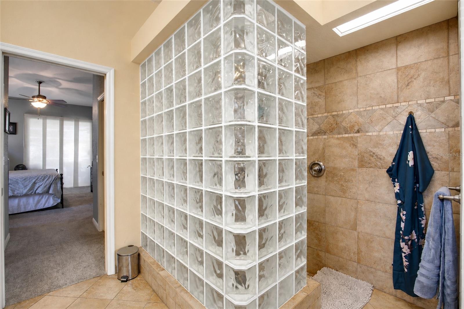 LOS ARCOS SUB - Residential