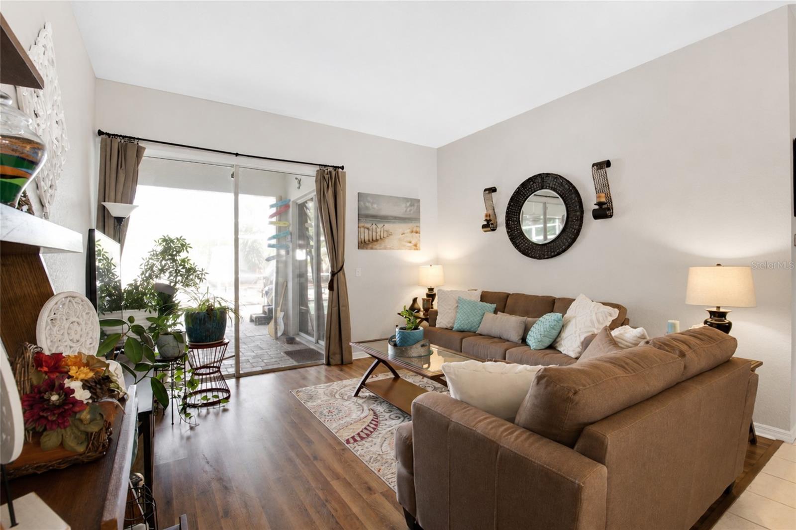LOS ARCOS SUB - Residential
