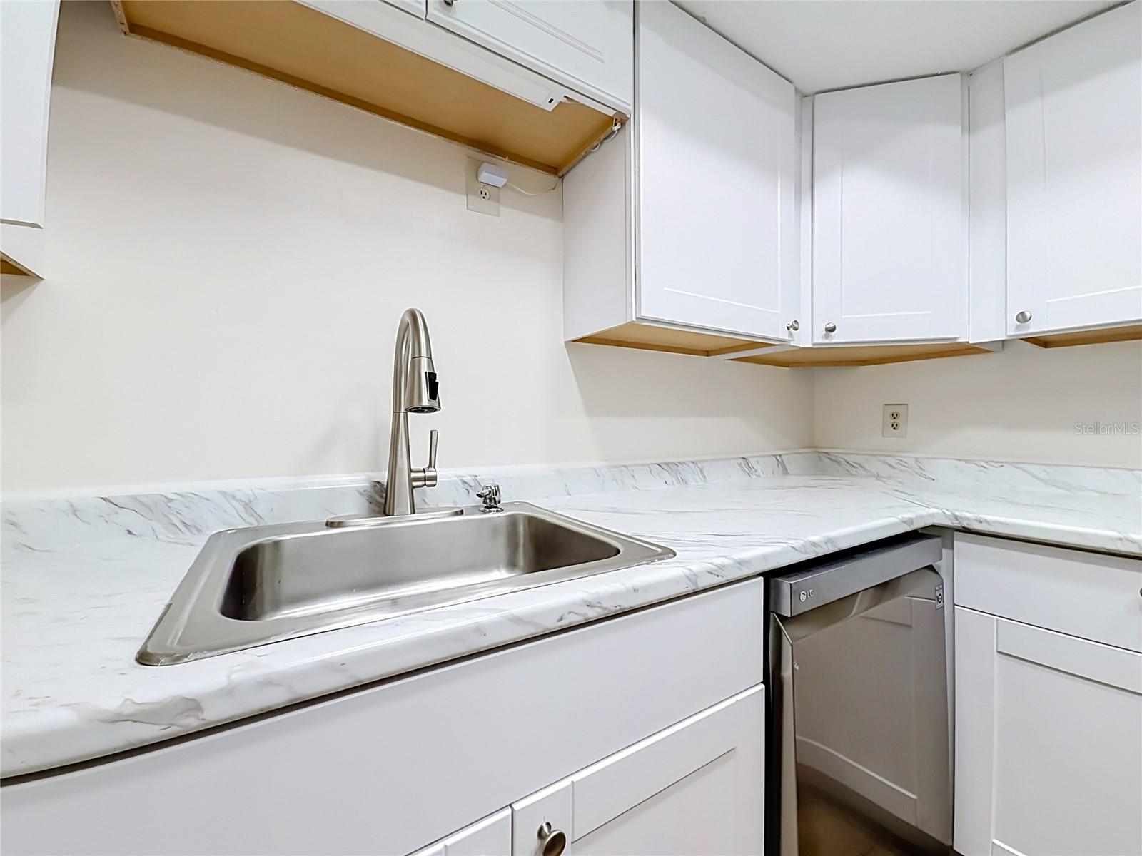 TWIN LAKES VILLAGE WEST CONDO - Residential