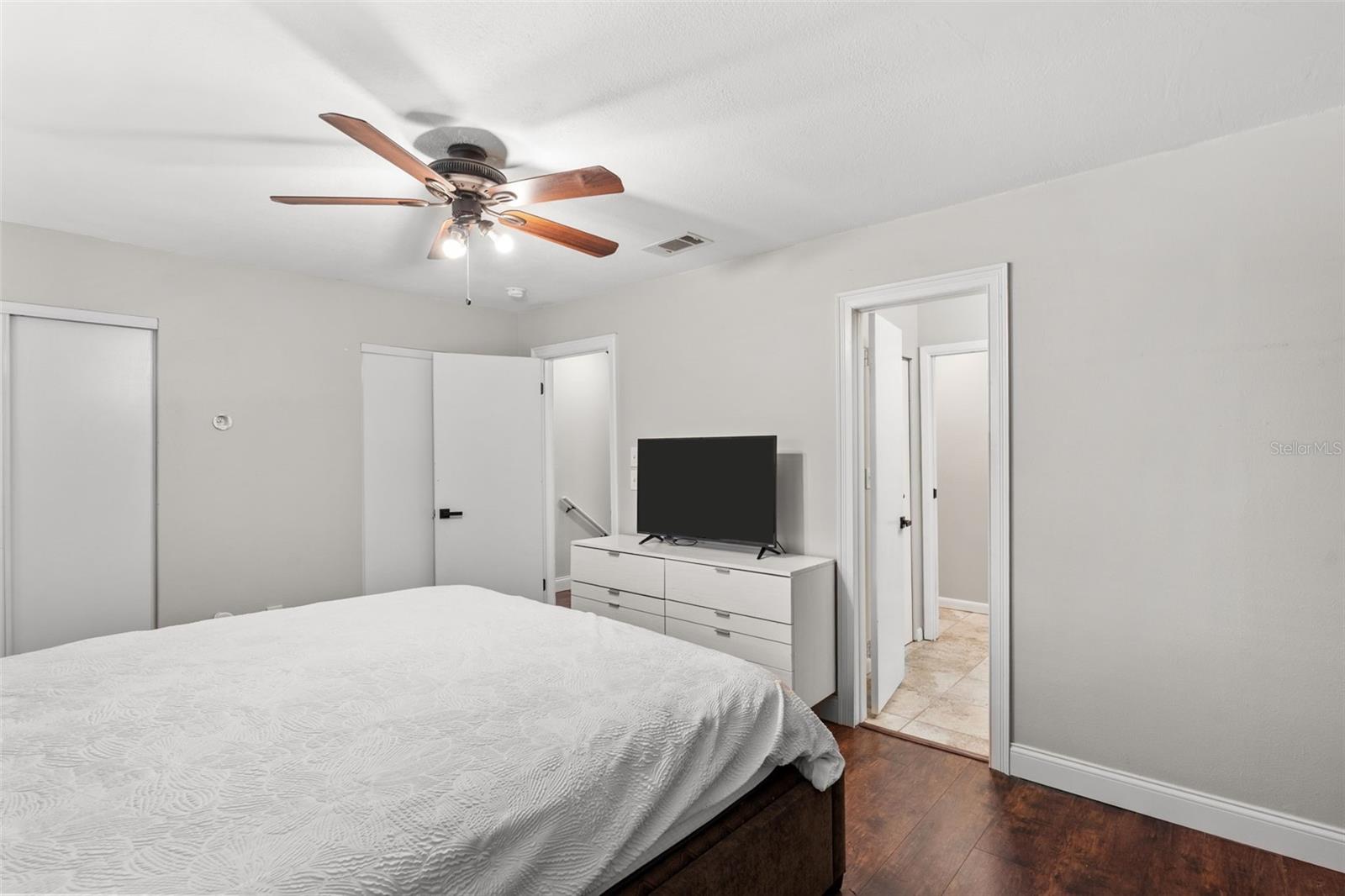 DIAZ TWNHMS - Residential Lease