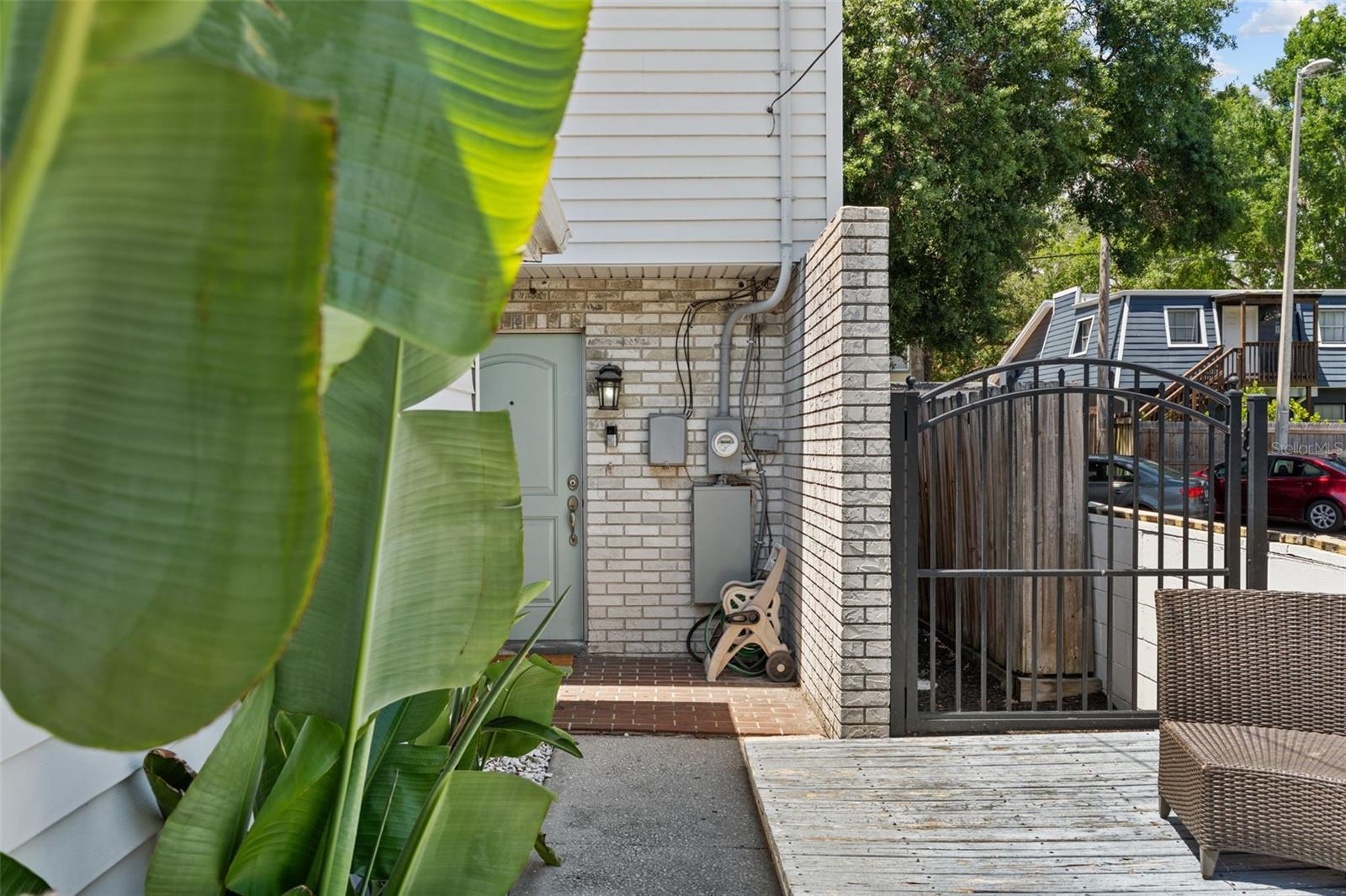DIAZ TWNHMS - Residential Lease