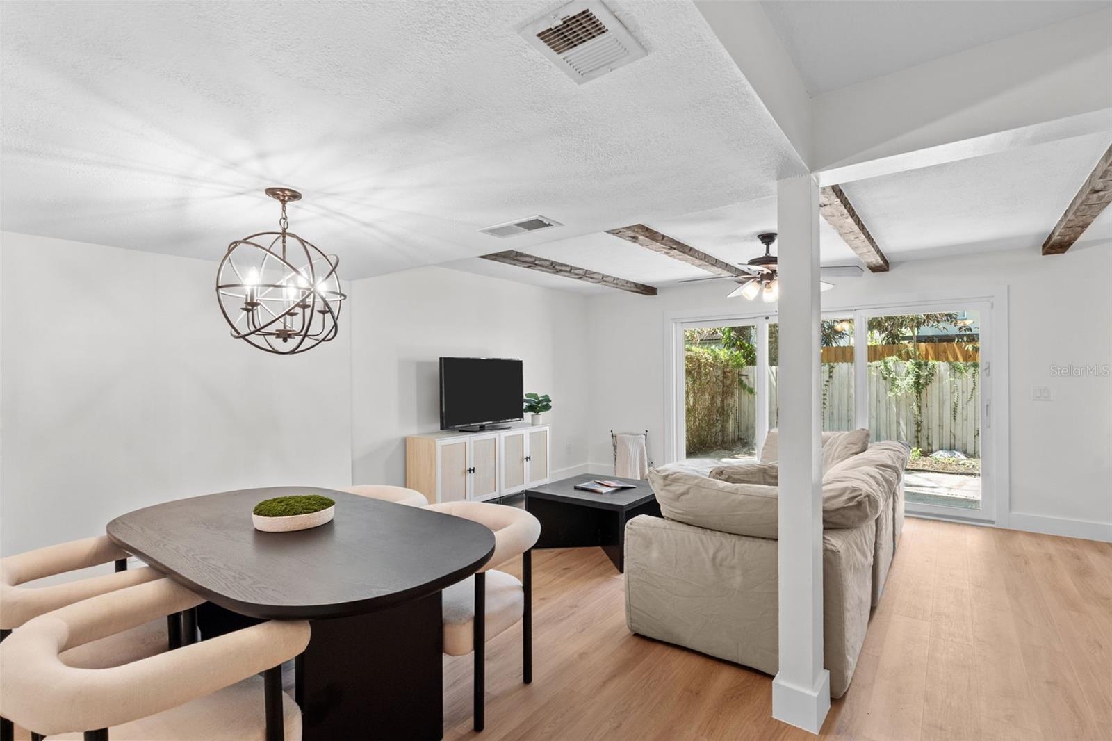 DIAZ TWNHMS - Residential Lease