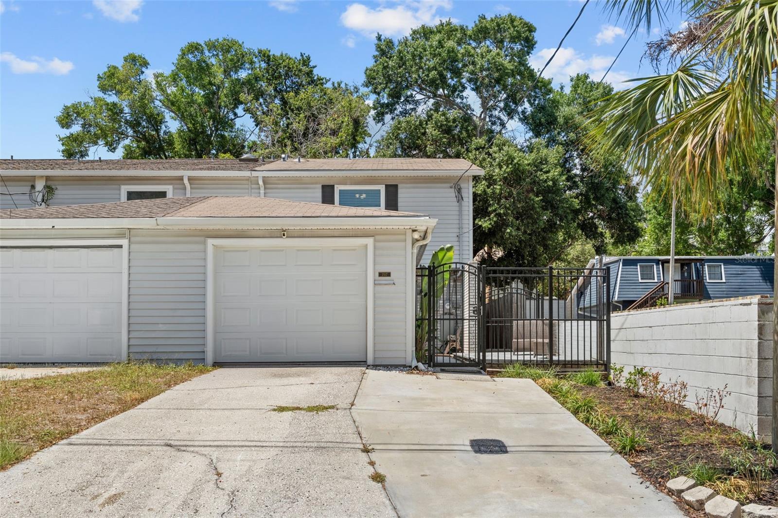 DIAZ TWNHMS - Residential Lease