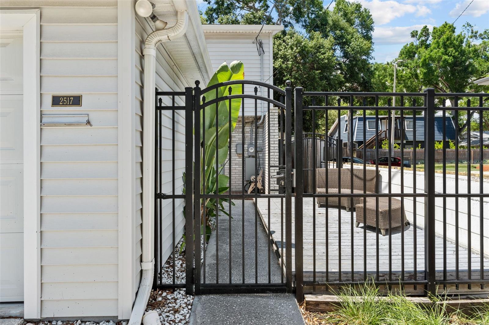 DIAZ TWNHMS - Residential Lease