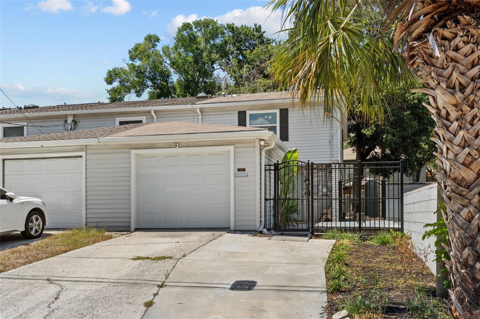 DIAZ TWNHMS - Residential Lease