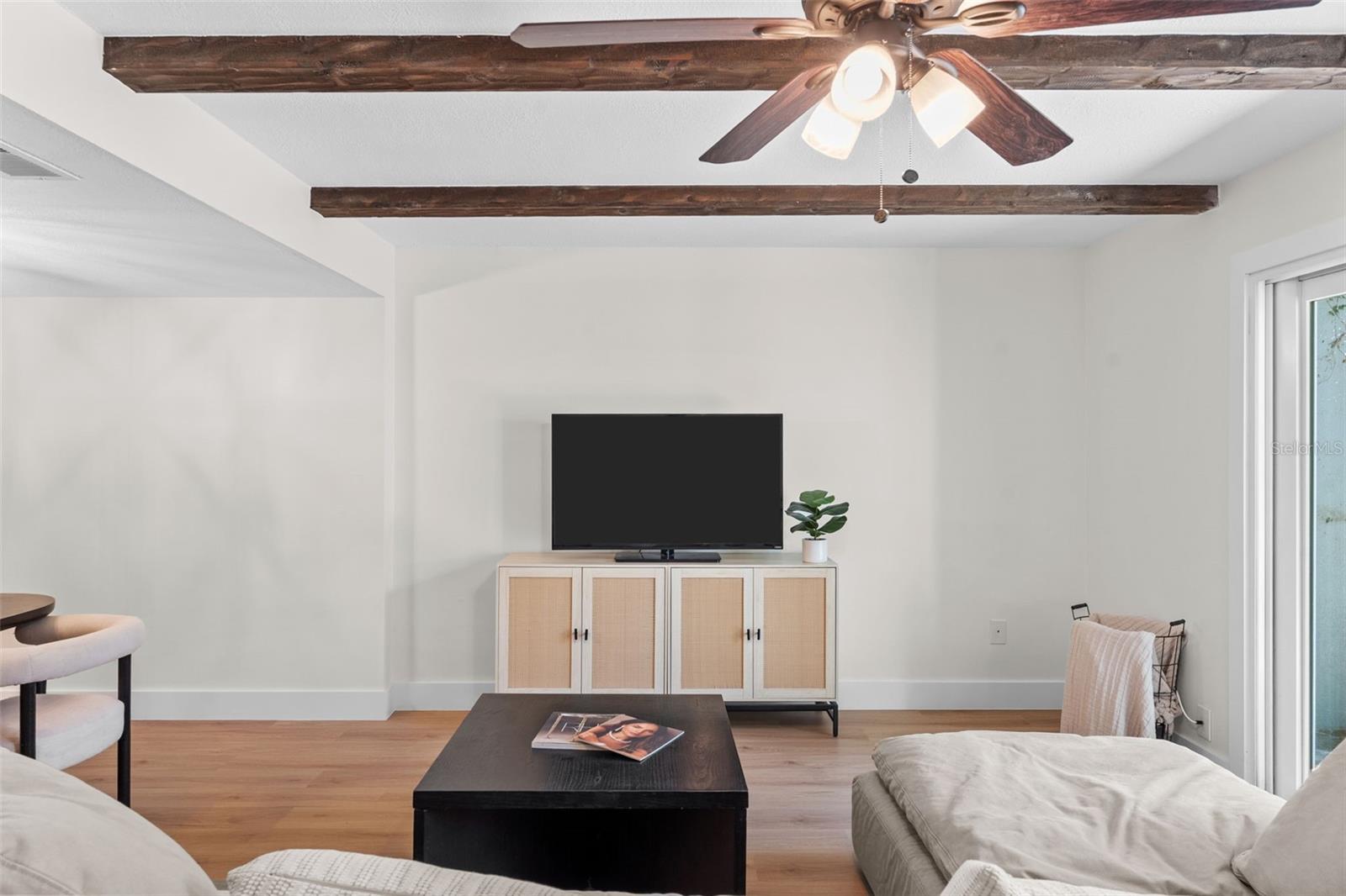 DIAZ TWNHMS - Residential Lease