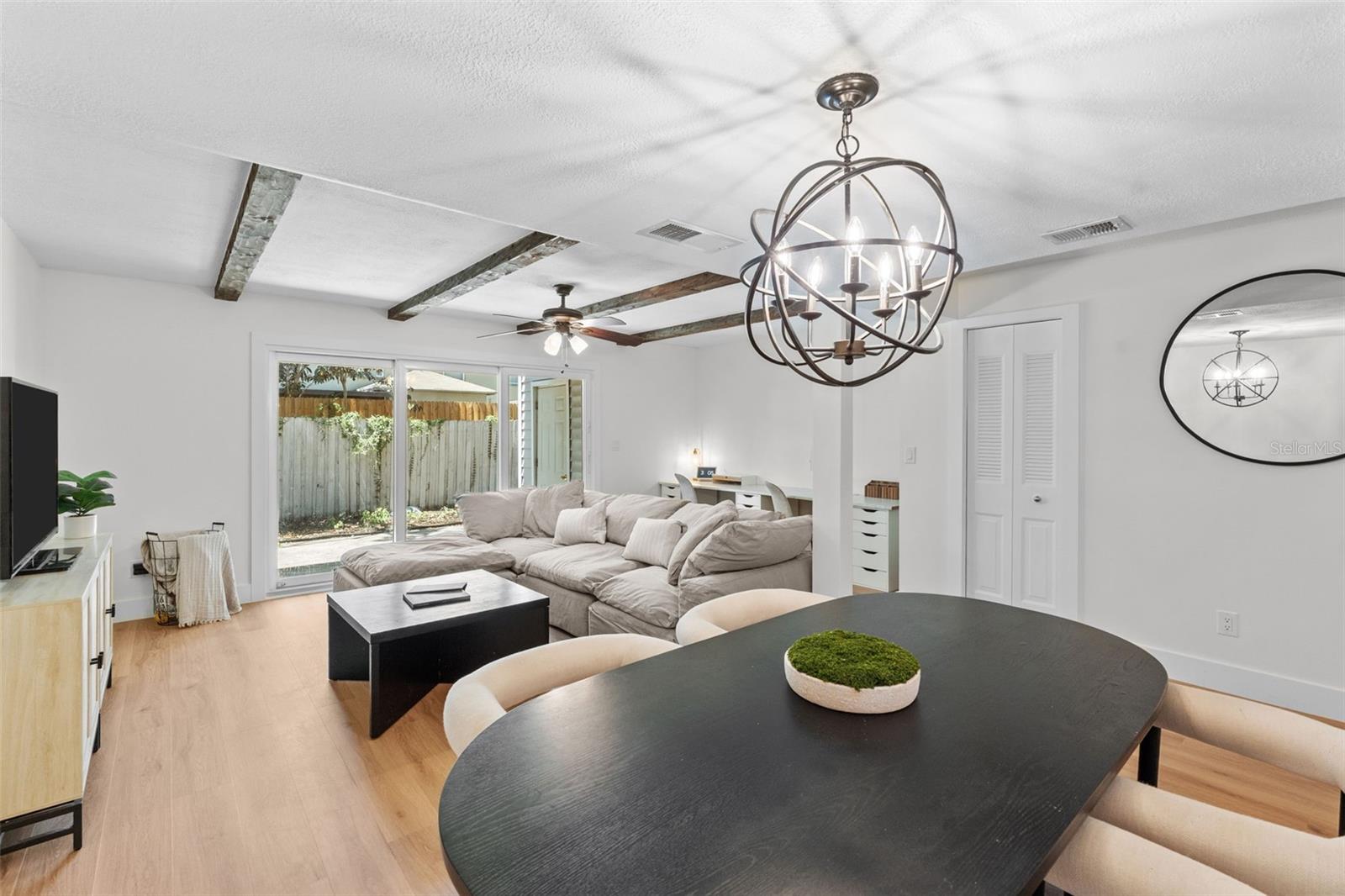 DIAZ TWNHMS - Residential Lease