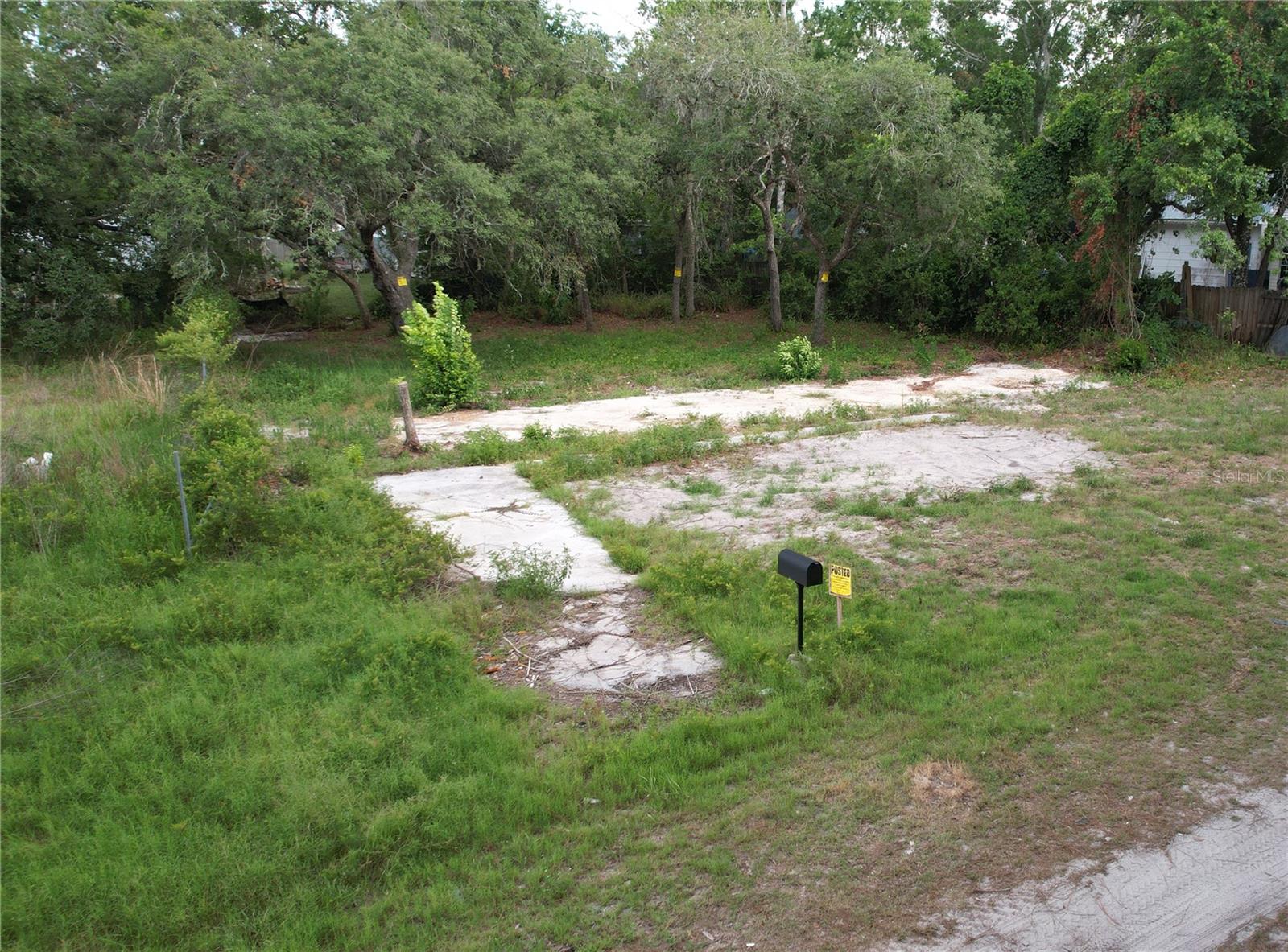 MOON LAKE ESTATES - Land
