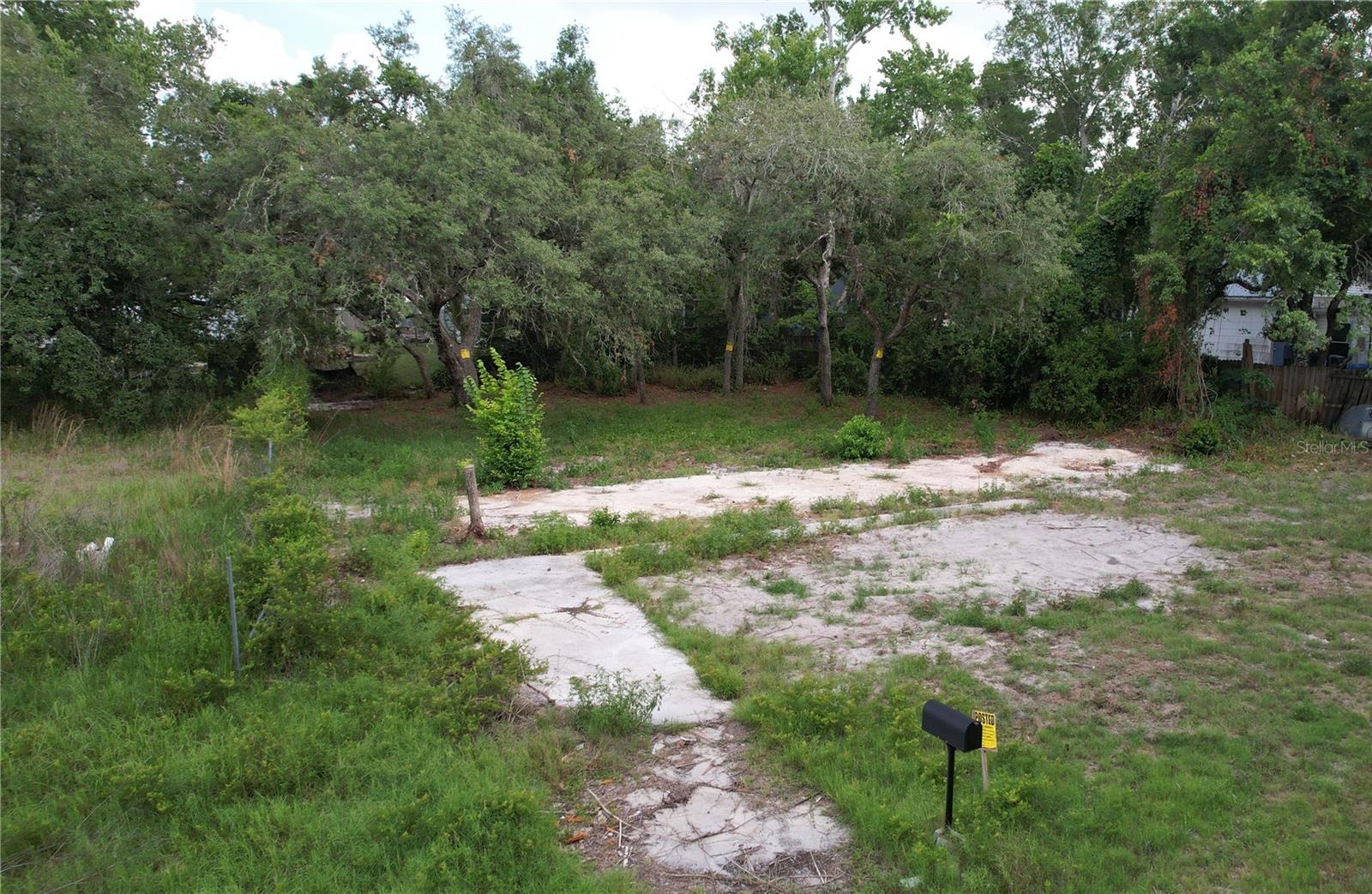 MOON LAKE ESTATES - Land