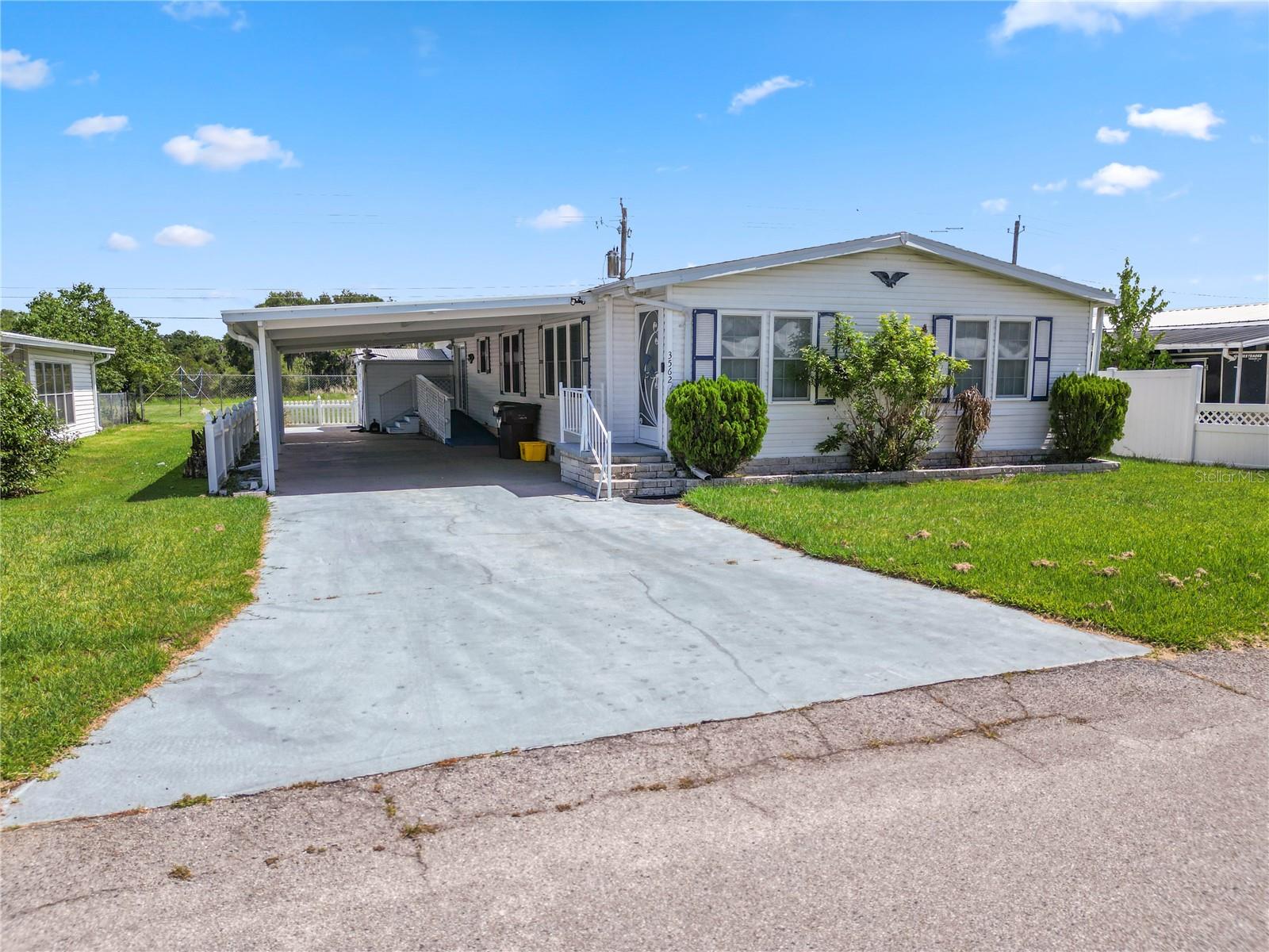 VILLAGE UNIT 03 LAKELAND - Residential