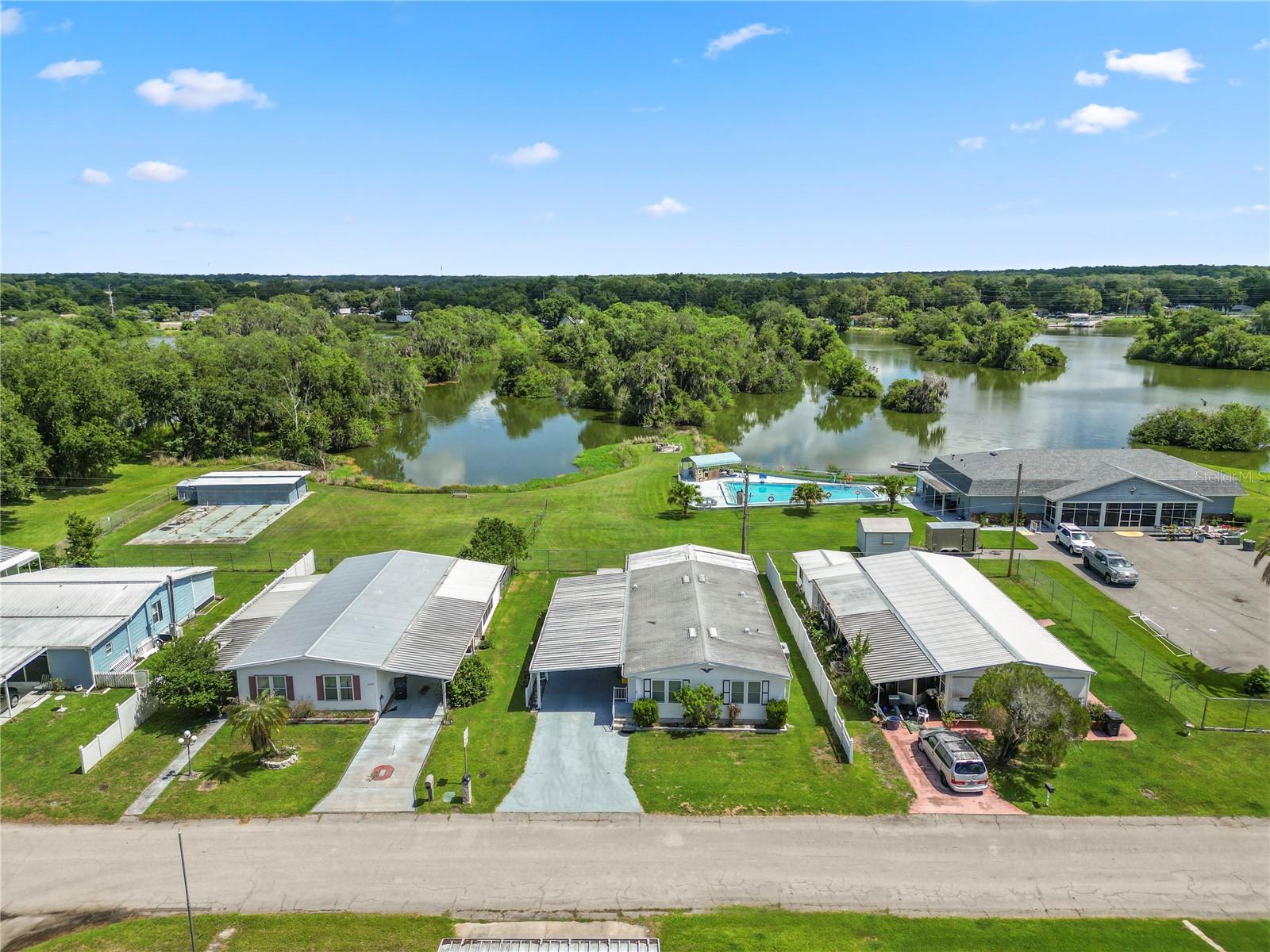 VILLAGE UNIT 03 LAKELAND - Residential